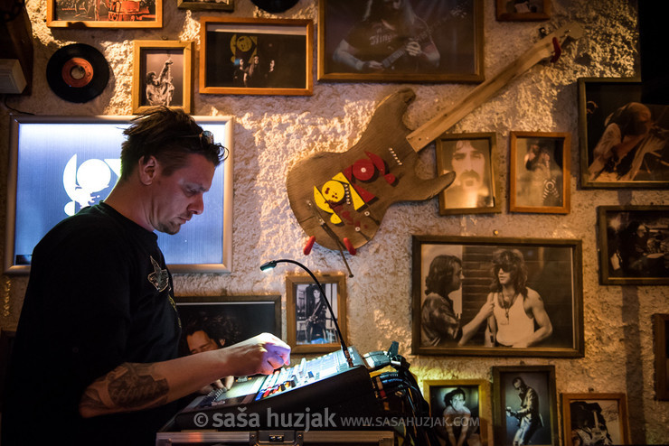 Jure Vlahovič, band's sound engineer, at soundcheck @ Rock Caffe, Kostajnica (Bosnia and Herzegovina), 28/03/2019 <em>Photo: © Saša Huzjak</em>