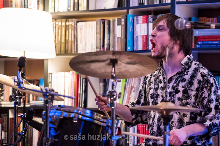 Shakin' @ Bulevar Books, Novi Sad (Serbia), 30/03/2019 <em>Photo: © Saša Huzjak</em>