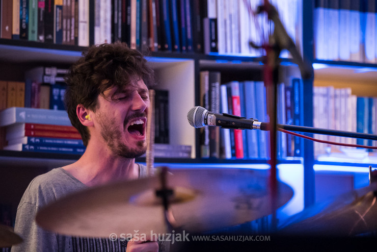 Miha Prašnikar (Koala Voice) @ Bulevar Books, Novi Sad (Serbia), 30/03/2019 <em>Photo: © Saša Huzjak</em>