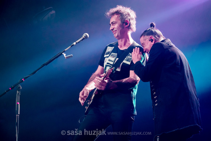 Marijan Brkić Brk and Aki Rahimovski (Parni Valjak) @ Dvorana Mladosti, Rijeka (Croatia), 11/10/2019 <em>Photo: © Saša Huzjak</em>