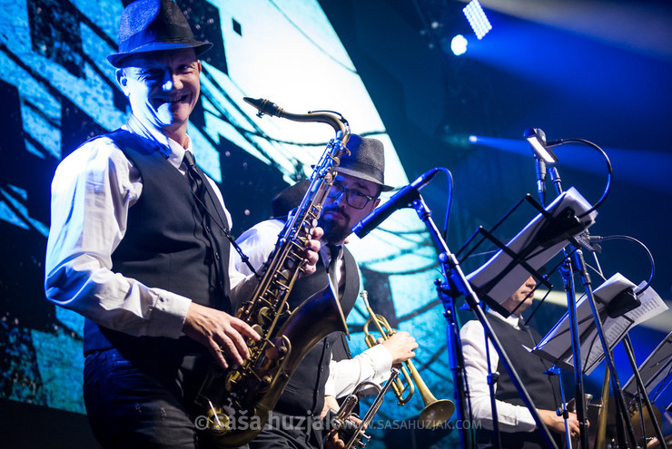 Guest brass section @ Dvorana Mladosti, Rijeka (Croatia), 11/10/2019 <em>Photo: © Saša Huzjak</em>