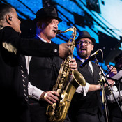 Aki Rahimovski (Parni Valjak) and guest brass section @ Dvorana Mladosti, Rijeka (Croatia), 11/10/2019 <em>Photo: © Saša Huzjak</em>