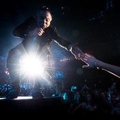 Aki Rahimovski (Parni Valjak) with fans @ Spaladium Arena, Split (Croatia), 02/11/2019 <em>Photo: © Saša Huzjak</em>