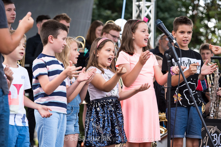 Participants of Music workshop for children with Lucija Stanojević with Bjelovar Big Band @ Fest Jazza, Koprivnica (Croatia), 09/07 > 10/07/2021 <em>Photo: © Saša Huzjak</em>