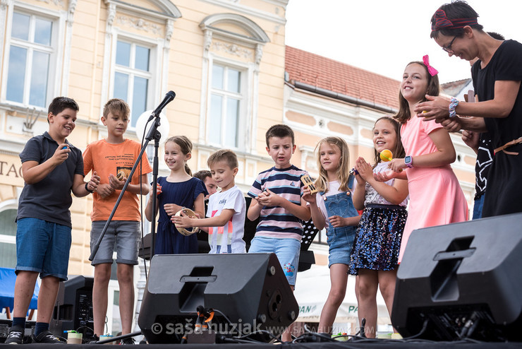 Participants of Music workshop for children with Lucija Stanojević with Bjelovar Big Band @ Fest Jazza, Koprivnica (Croatia), 09/07 > 10/07/2021 <em>Photo: © Saša Huzjak</em>