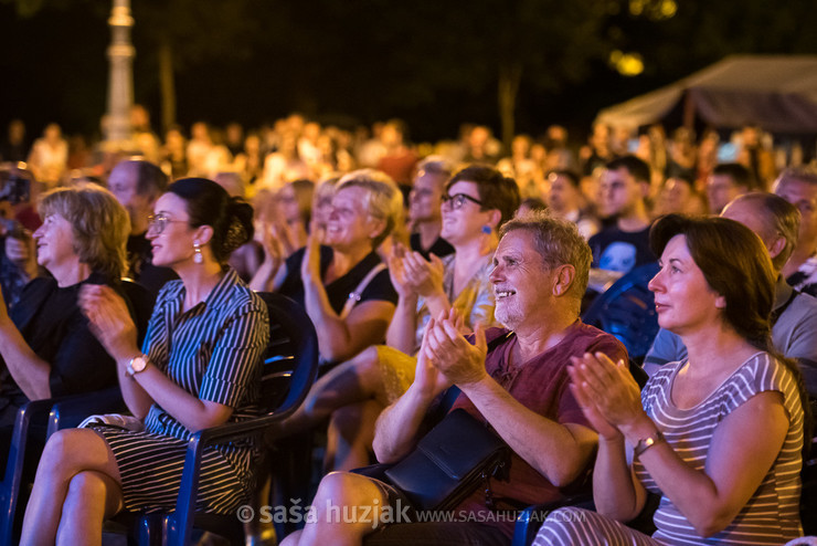 Radojka Šverko & Jazz trio fans @ Fest Jazza, Koprivnica (Croatia), 09/07 > 10/07/2021 <em>Photo: © Saša Huzjak</em>