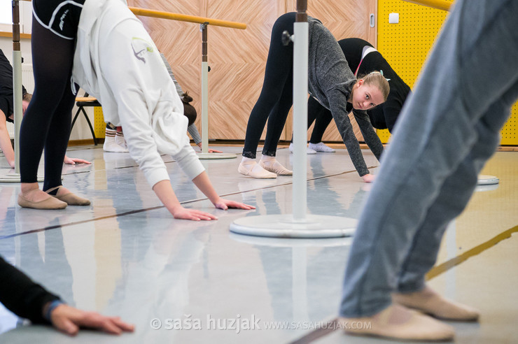 Contemporary ballet II – Tina (Martina) Dobaj @ Zimska plesna šola / Winter dance school, Maribor (Slovenia), 25/02 > 28/02/2022 <em>Photo: © Saša Huzjak</em>