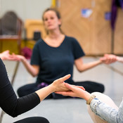 Mentors’ workshop: Two flying ones and a barefoot one – "Children’s Dance Creativity" – Saša Lončar @ Zimska plesna šola / Winter dance school, Maribor (Slovenia), 25/02 > 28/02/2022 <em>Photo: © Saša Huzjak</em>