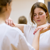 Workshop: Contact and Partnering - Anamaria Klajnšček @ Zimska plesna šola / Winter dance school, Maribor (Slovenia), 25/02 > 28/02/2022 <em>Photo: © Saša Huzjak</em>