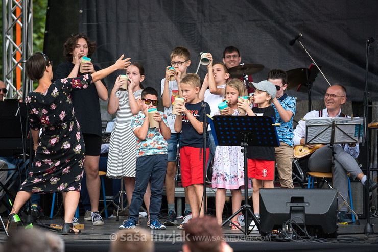 Participants of Music workshop for children with Lucija Stanojević with Big Band Hrvatske liječničke komore @ Fest Jazza, Koprivnica (Croatia), 08/07 > 09/07/2022 <em>Photo: © Saša Huzjak</em>