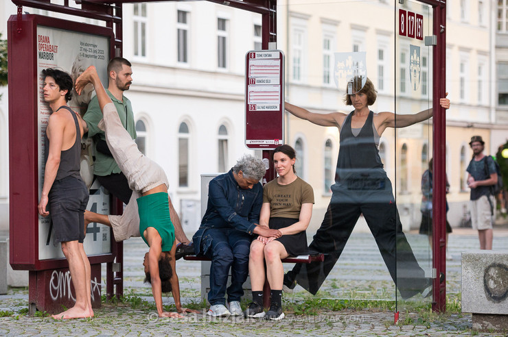 Ukrep - Spontaneous Dance Interventions (Festival RAIL2DANCE4UKREP) <em>Photo: © Saša Huzjak</em>