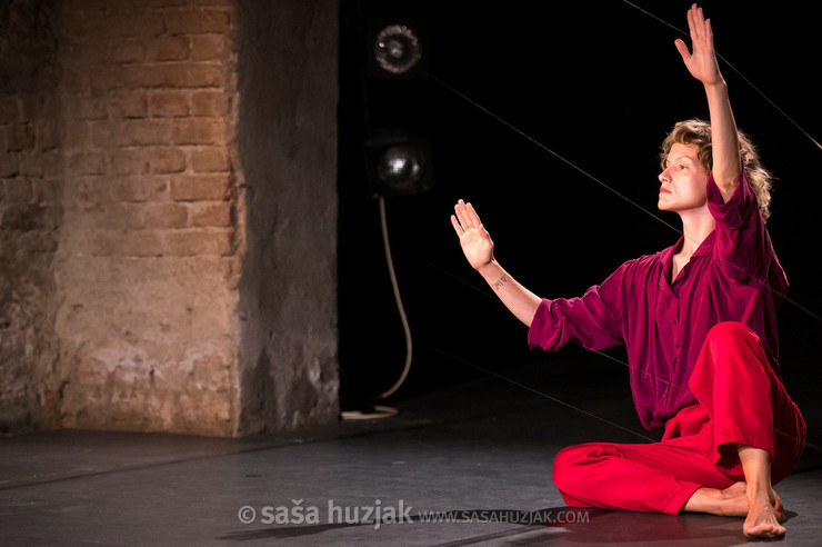 Claire Huber: Ko smo risali kratke linije horizonta (As we drove short short horizon-lines) @ Festival Platforma, Maribor (Slovenia), 28/08 > 31/08/2024 <em>Photo: © Saša Huzjak</em>
