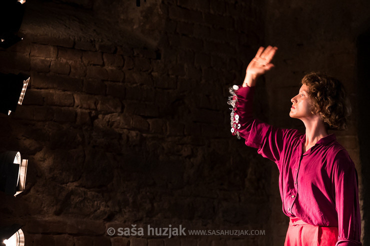 Claire Huber: Ko smo risali kratke linije horizonta (As we drove short short horizon-lines) @ Festival Platforma, Maribor (Slovenia), 28/08 > 31/08/2024 <em>Photo: © Saša Huzjak</em>