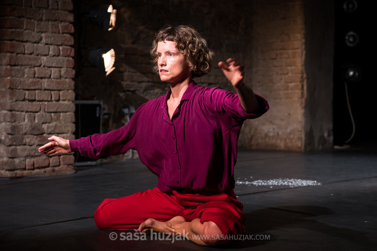 Claire Huber: Ko smo risali kratke linije horizonta (As we drove short short horizon-lines) @ Festival Platforma, Maribor (Slovenia), 28/08 > 31/08/2024 <em>Photo: © Saša Huzjak</em>