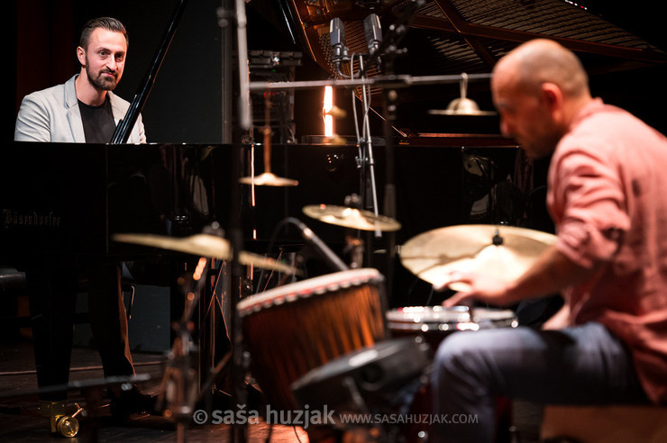 Kris Korat (Harmelogic) @ Gledališka in koncertna dvorana Lendava, Lendava (Slovenia), 25/11/2024 <em>Photo: © Saša Huzjak</em>