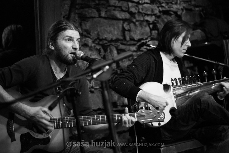 Tadej Vesenjak & Prlekstanski folkrokbluz @ KGB, Maribor (Slovenia), 23/01/2010 <em>Photo: © Saša Huzjak</em>