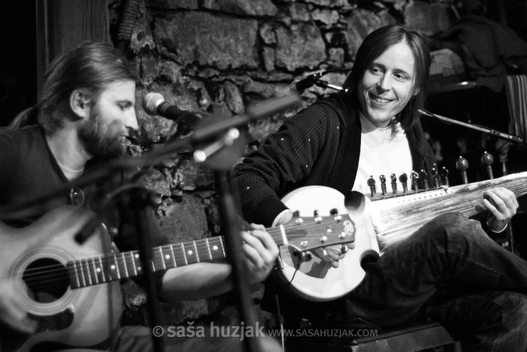 Tadej Vesenjak & Prlekstanski folkrokbluz @ KGB, Maribor (Slovenia), 23/01/2010 <em>Photo: © Saša Huzjak</em>