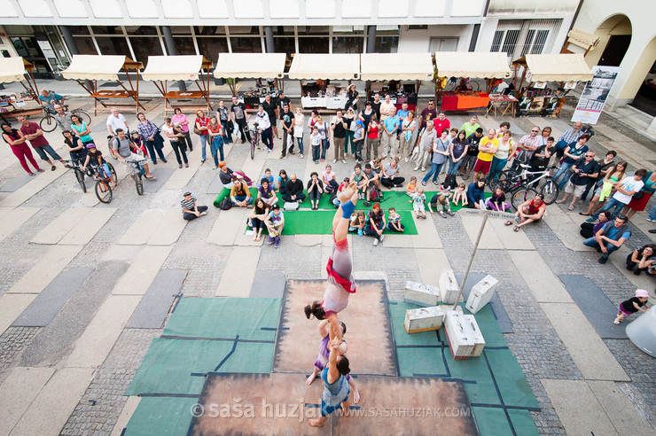 Do sedaj @ Street theatre, Festival Lent, Maribor (Slovenia), 2013 <em>Photo: © Saša Huzjak</em>