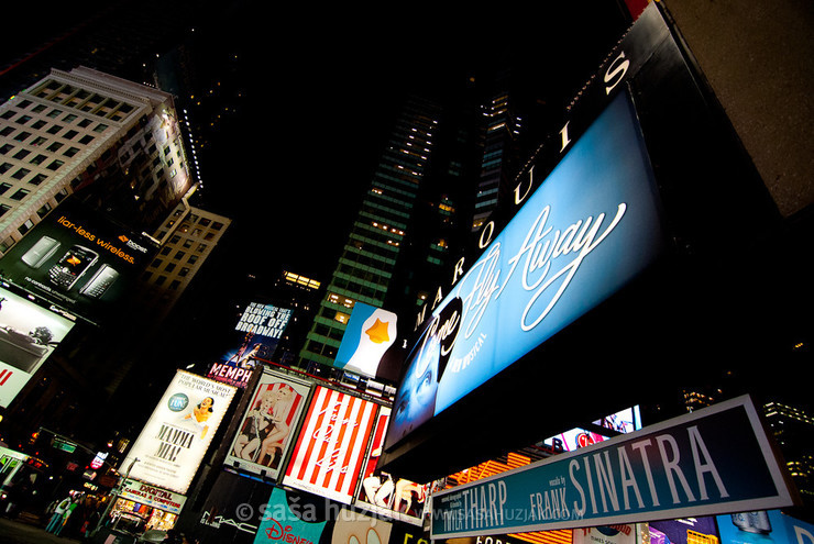 Come Fly Away @ Times Square, New York City, USA, 2010 <em>Photo: © Saša Huzjak</em>